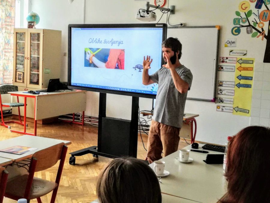 Izobraževanje za uporabo interaktivnega zaslona v učilnici